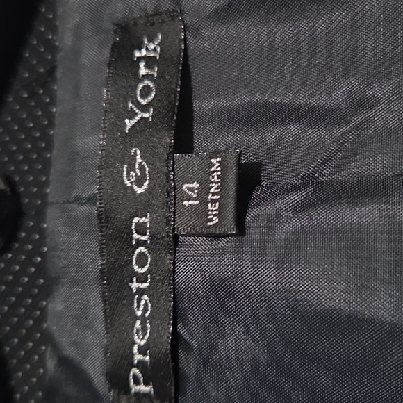 Preston & York Elegant Black Blazer - Picture 3 of 5